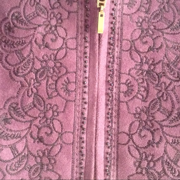 Sweater - Picture 2 of 8